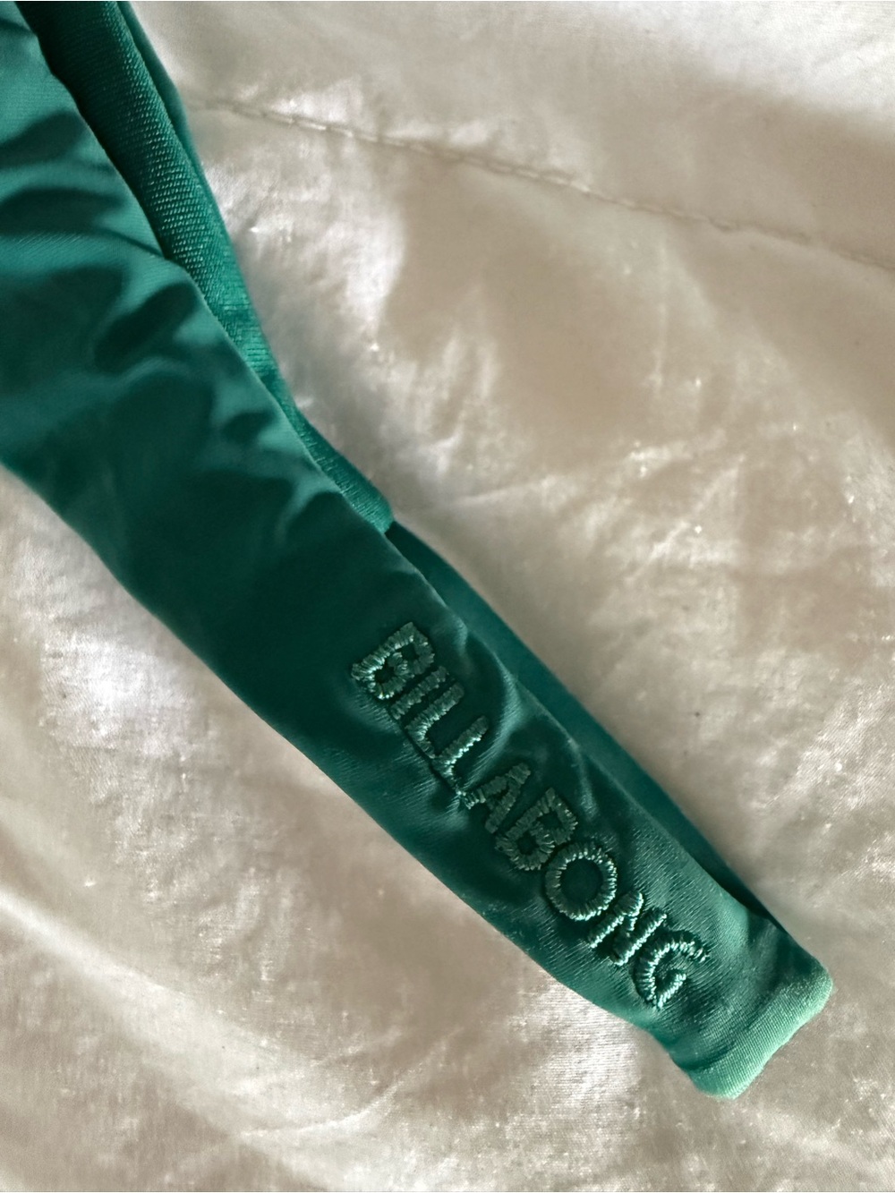 Billabong Teal Bikini Bottom with colorful Top 👙 - Picture 5 of 5